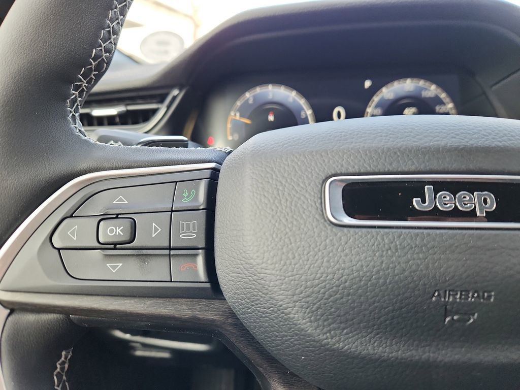 New 2026 Jeep Grand Cherokee Altitude image 11