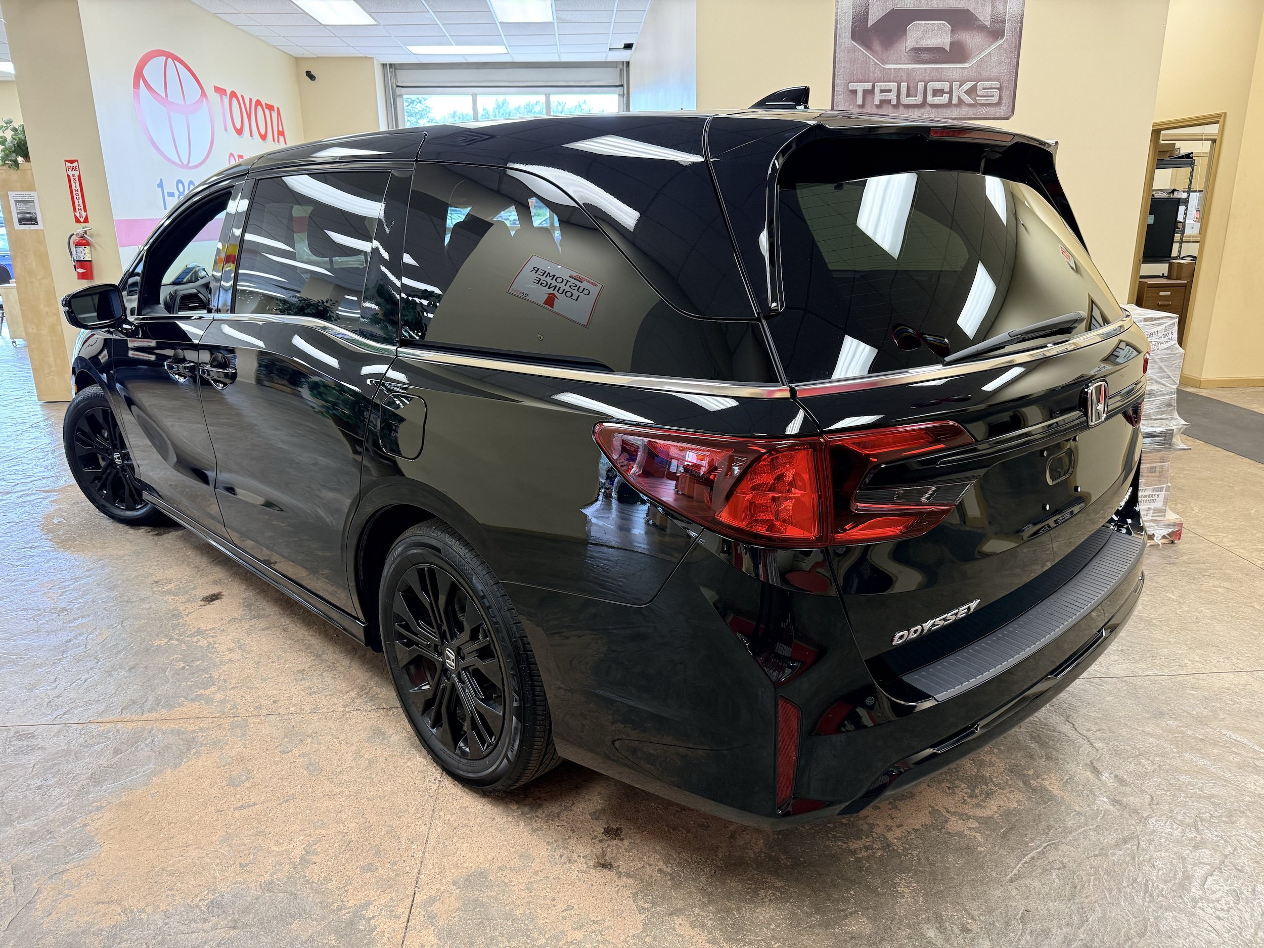 Used 2025 Honda Odyssey Sport-L image 21
