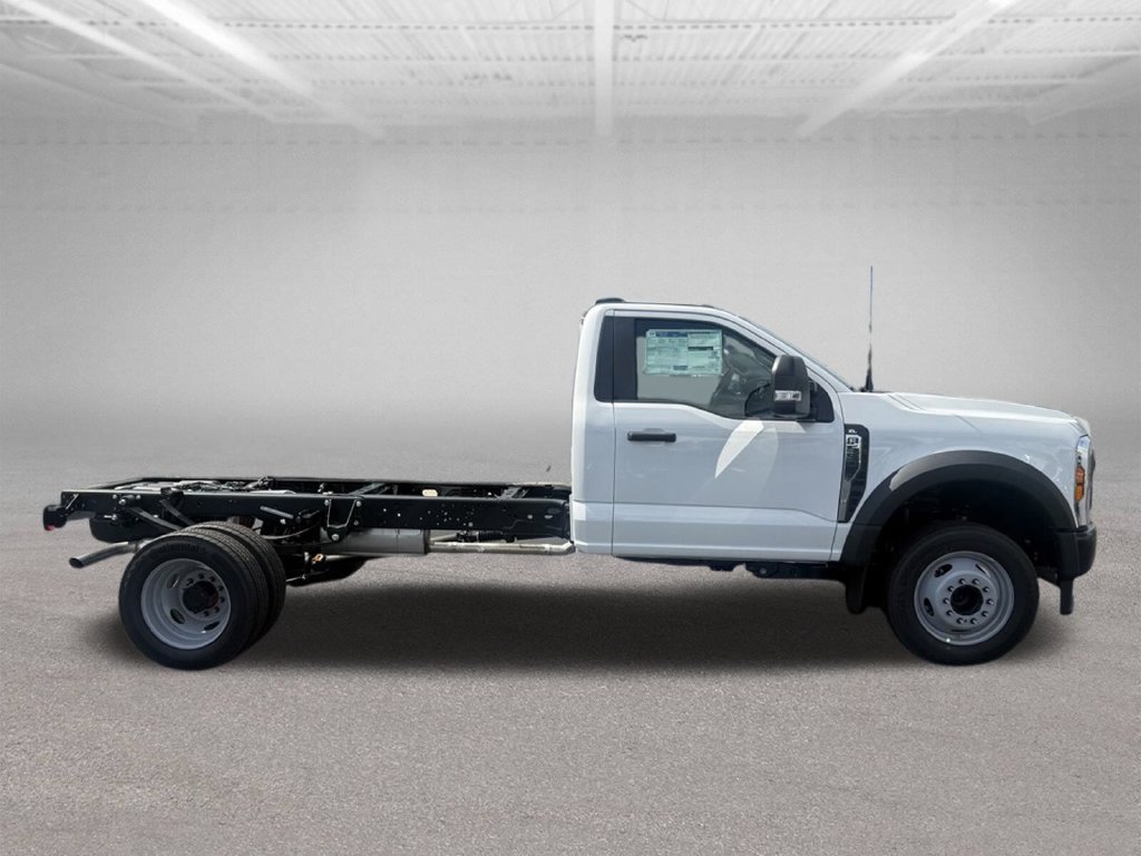 New 2026 Ford F550 Luxury RWD image 2
