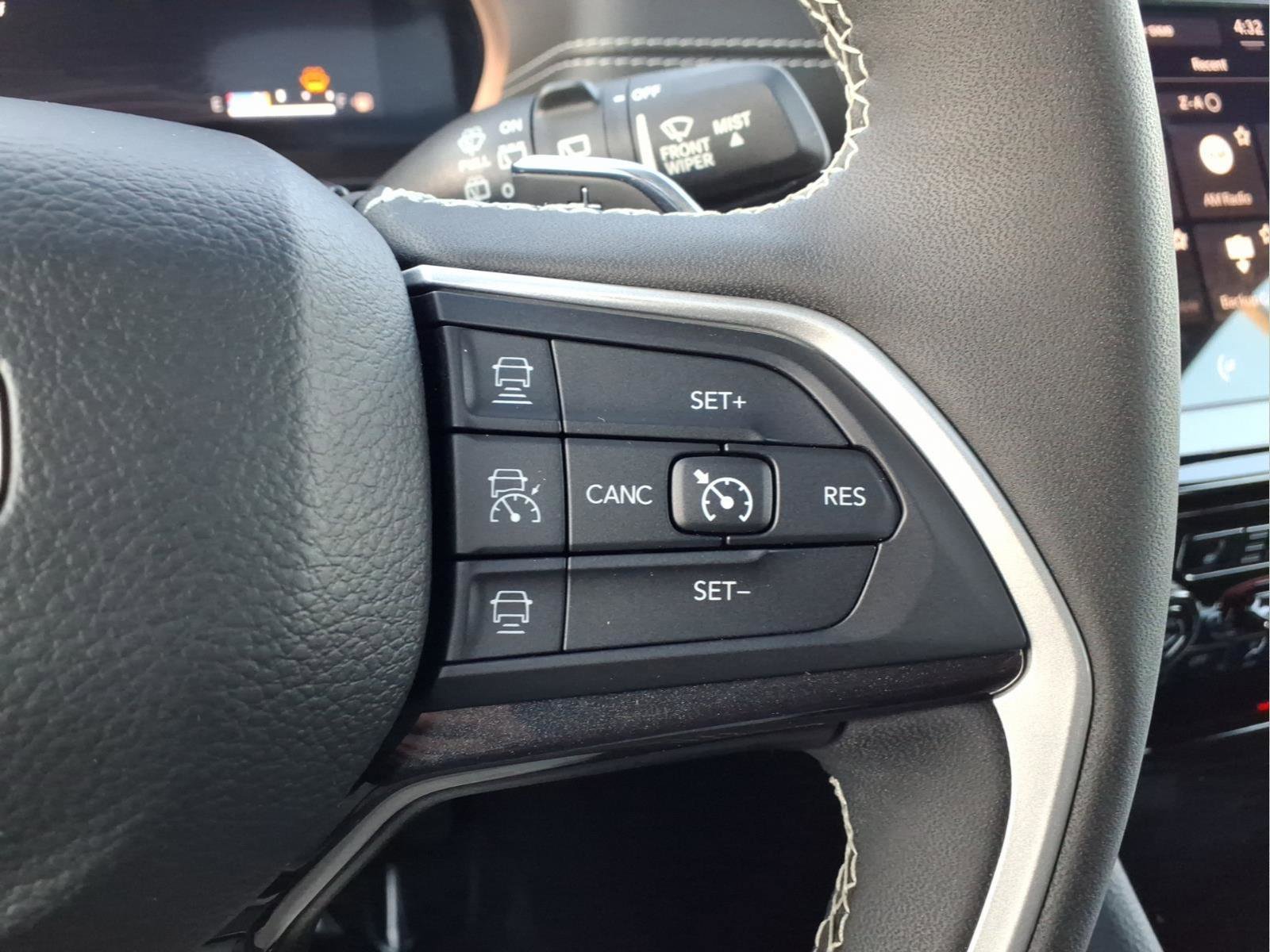 Used 2023 Jeep Grand Cherokee L Altitude image 18