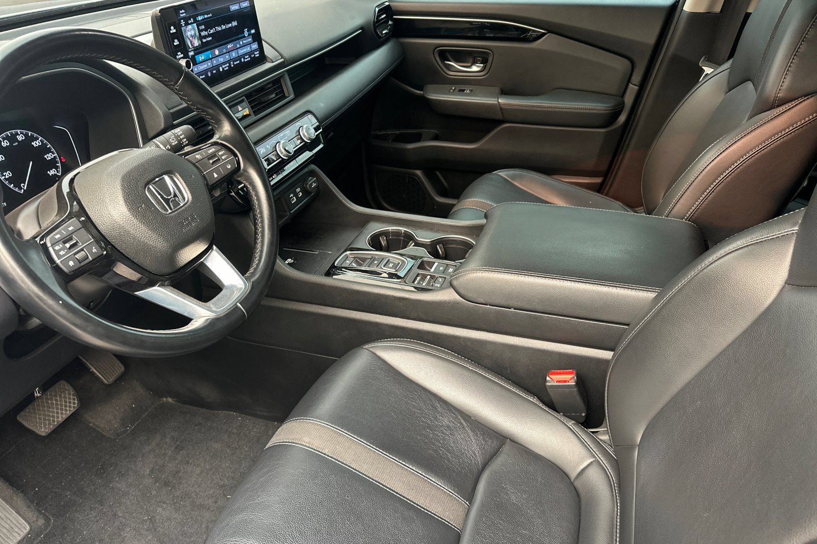 Used 2025 Honda Pilot EX-L image 9
