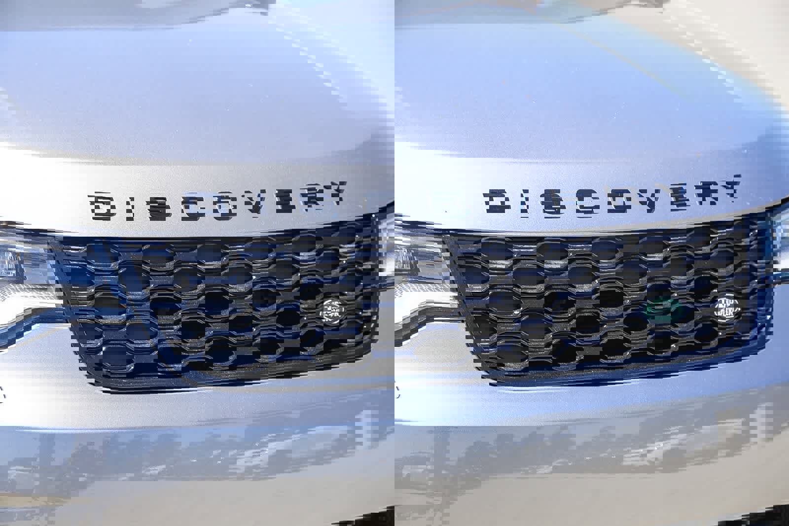 New 2025 Land Rover Discovery Dynamic SE image 5