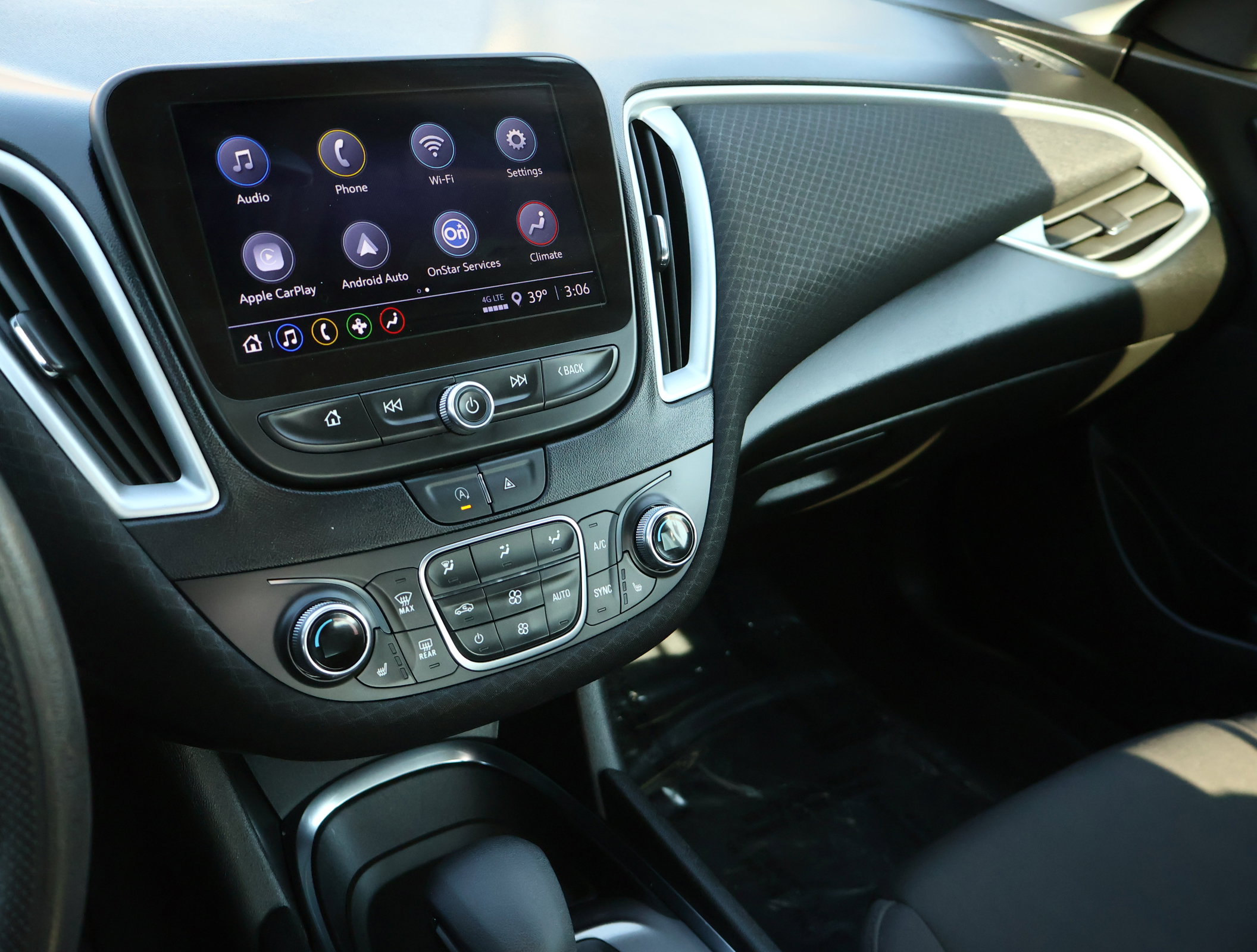 Used 2024 Chevrolet Malibu LT image 17