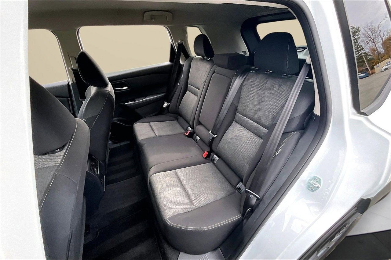 Used 2024 Nissan Rogue SV image 20