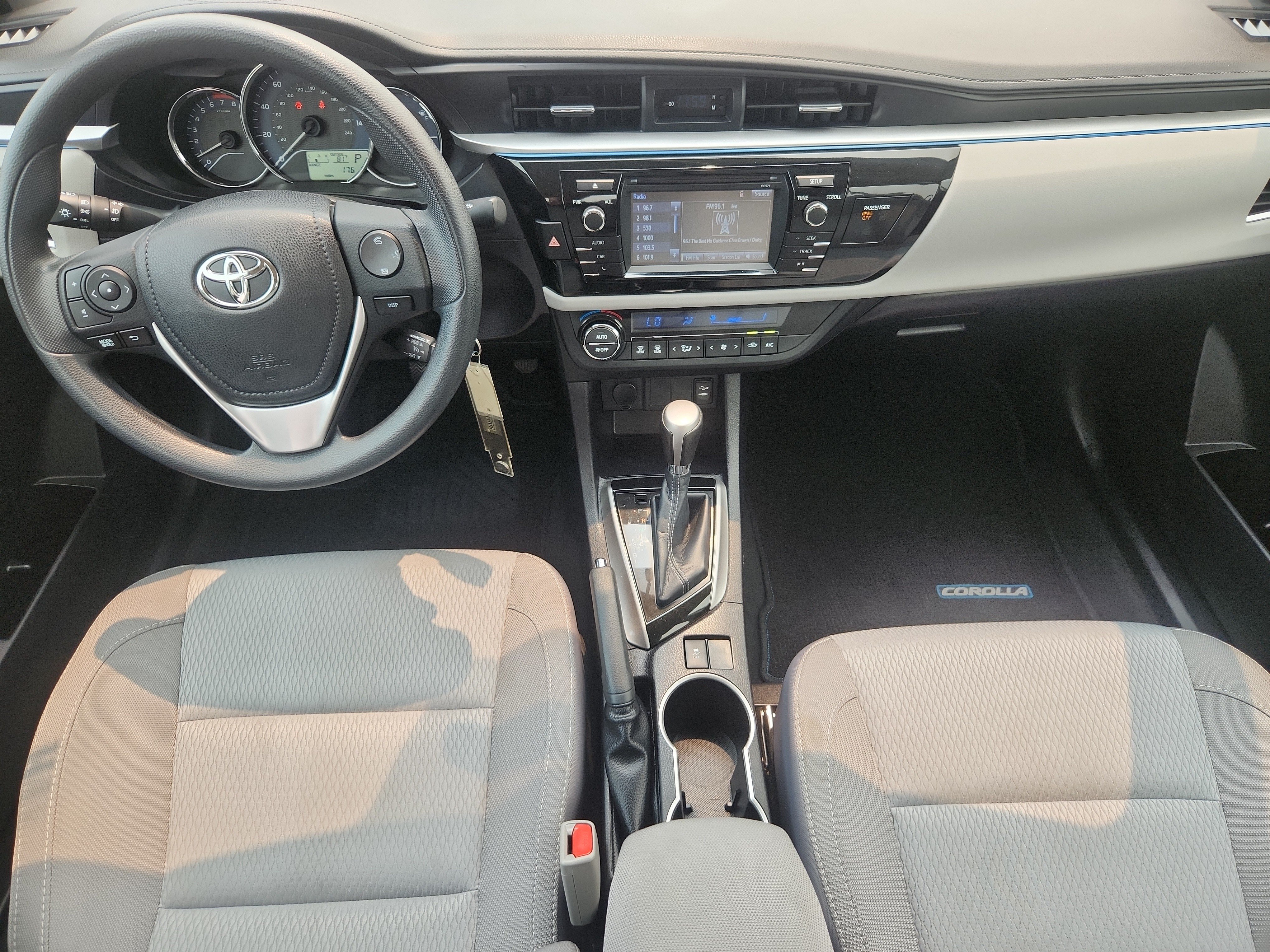 Used 2016 Toyota Corolla LE FWD image 12