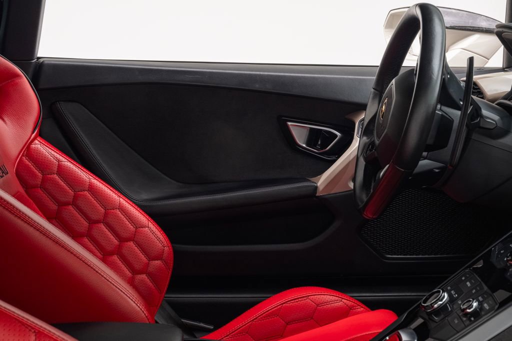 Used 2015 Lamborghini Huracan LP 610-4 image 30