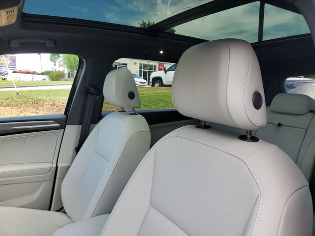 Certified 2024 Volkswagen Tiguan SE R-Line FWD image 23