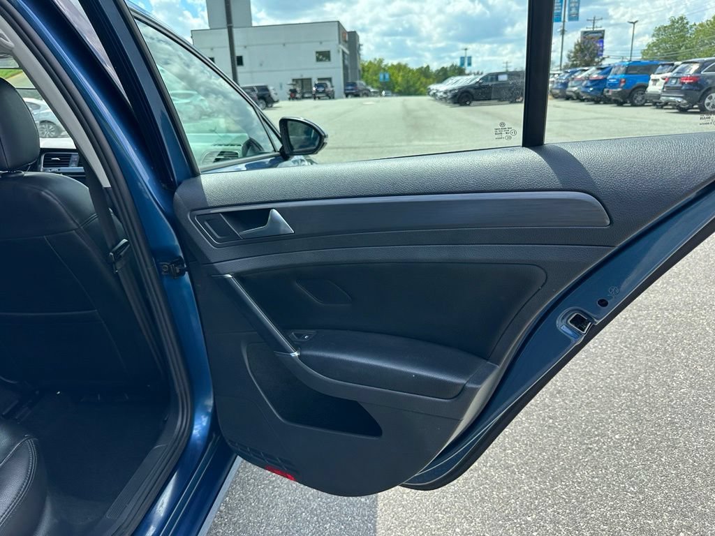 Used 2018 Volkswagen Golf S FWD image 17