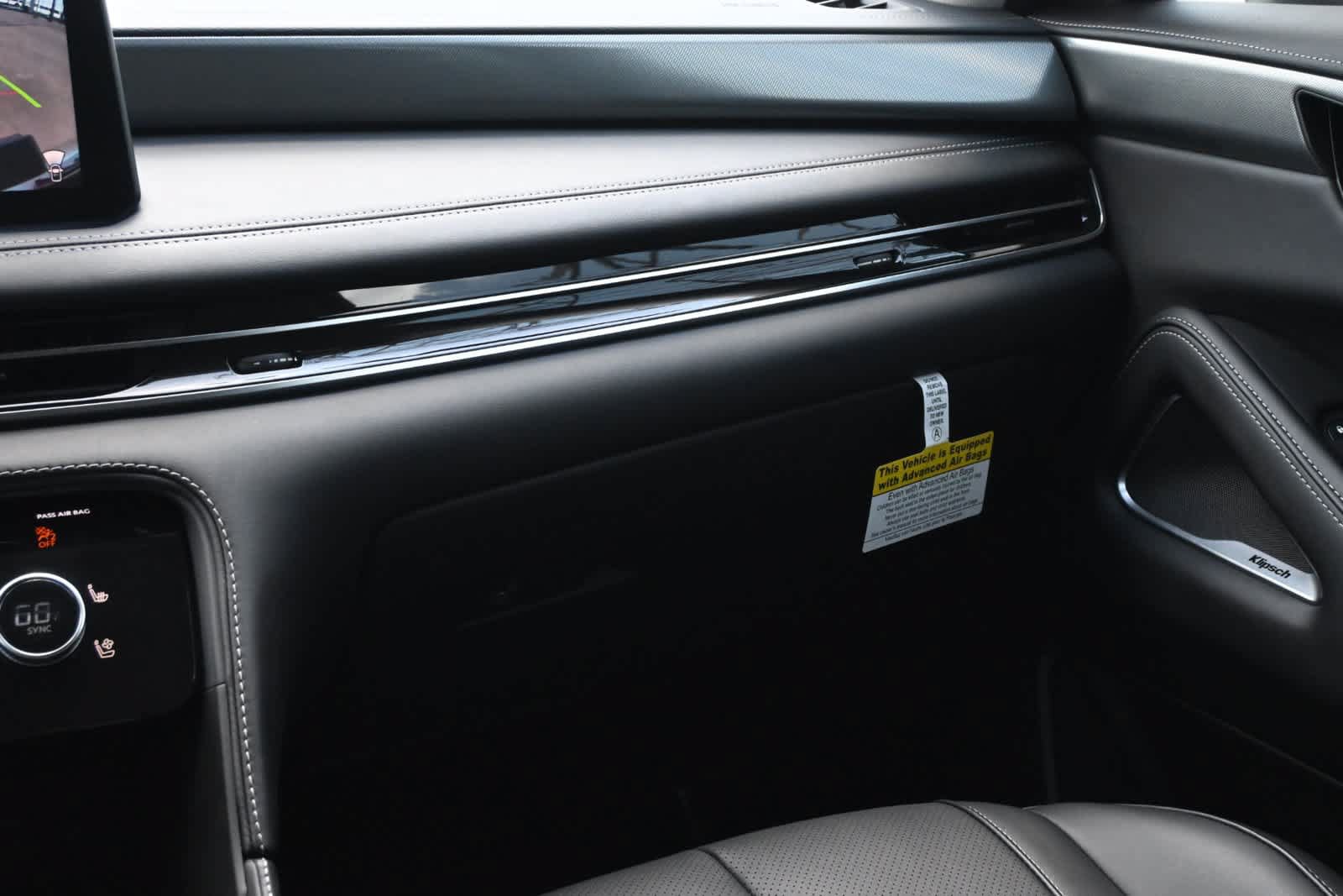 Certified 2026 INFINITI QX60 Luxe w/ Cargo Package FWD image 8