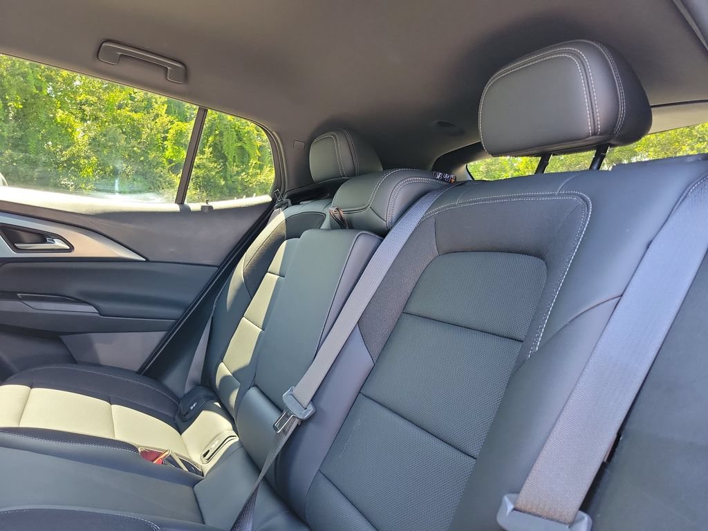 Used 2024 Chevrolet Equinox EV LT AWD/4WD image 15
