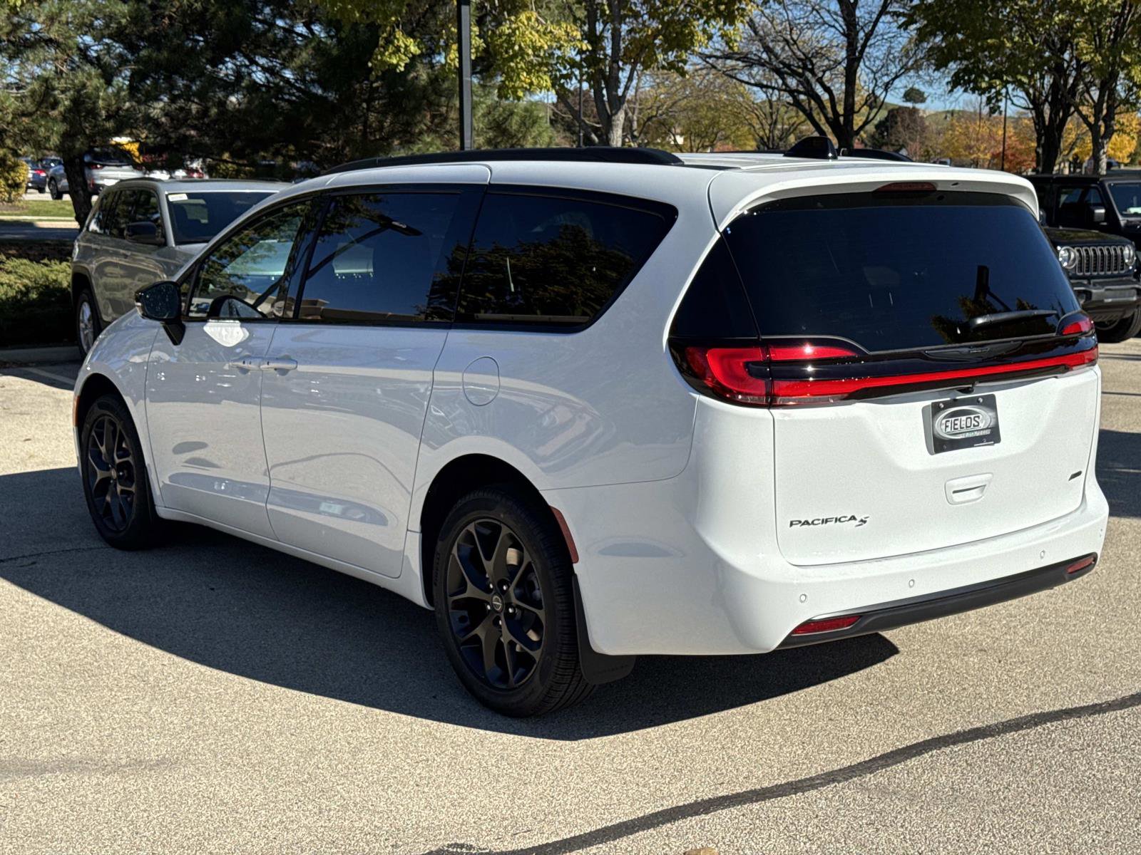 New 2026 Chrysler Pacifica Select image 7