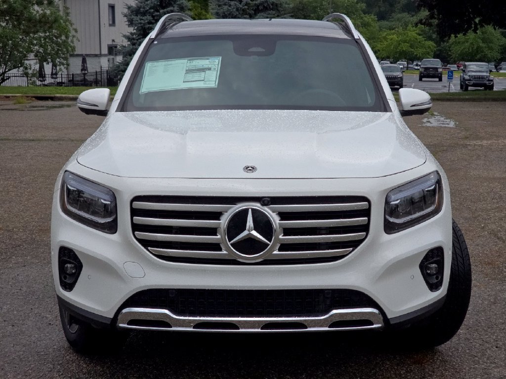 New 2026 Mercedes-Benz GLB 250 4MATIC image 9