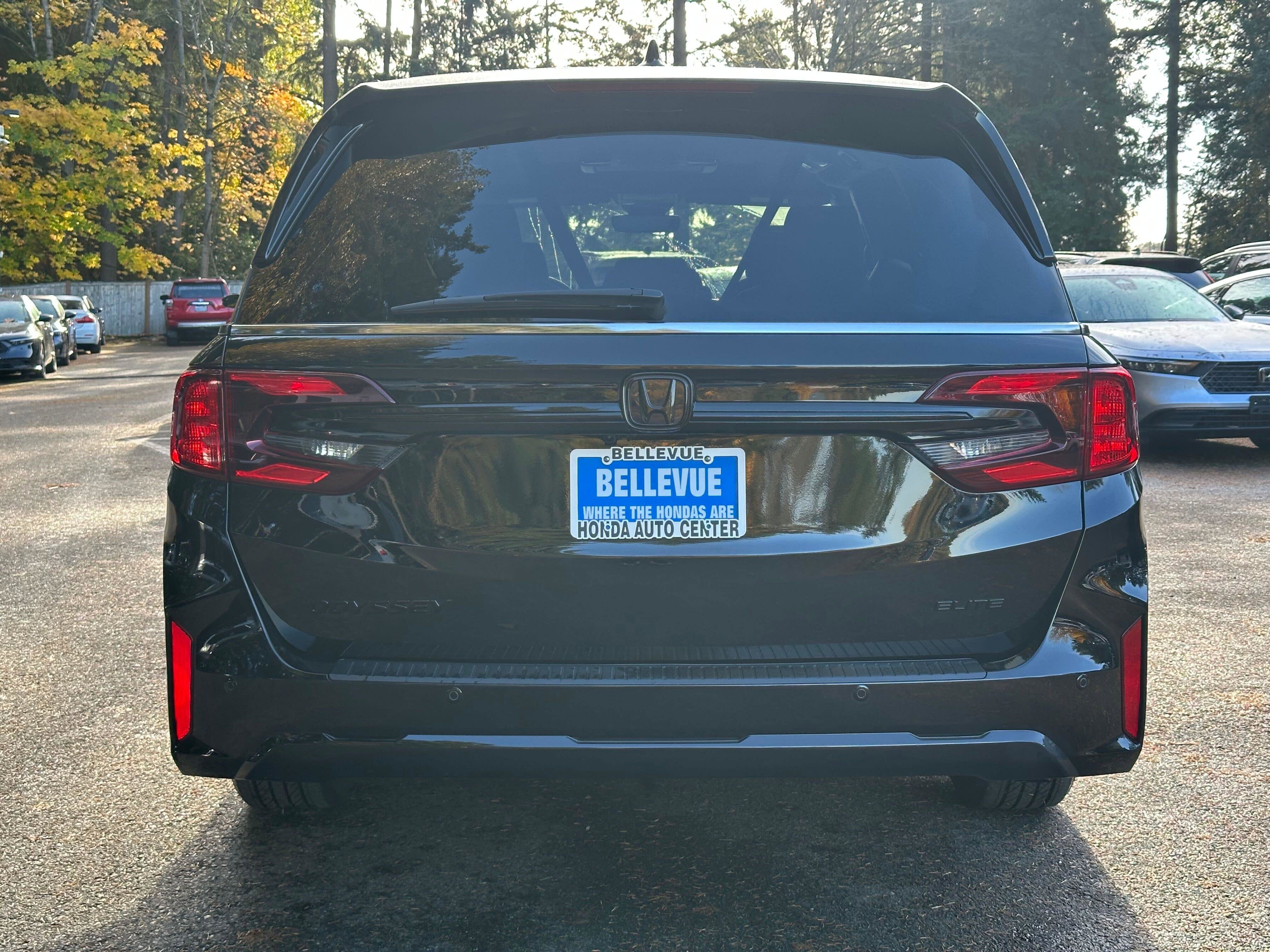 Used 2025 Honda Odyssey Elite image 6