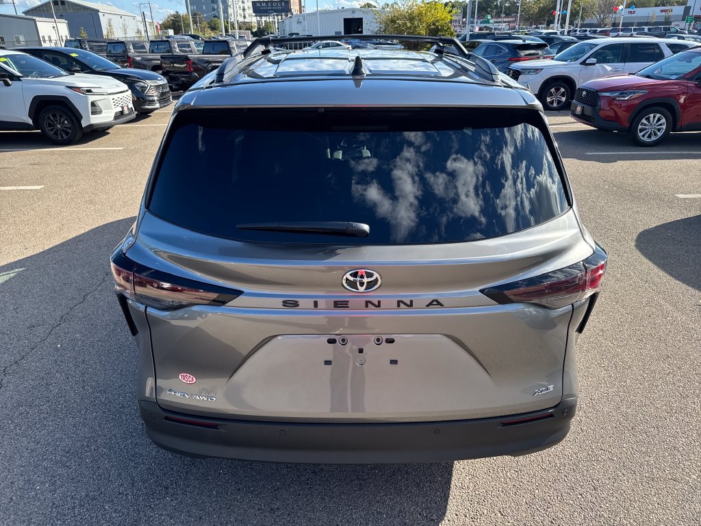 Used 2026 Toyota Sienna XLE AWD/4WD image 6
