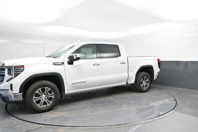 Used 2024 GMC Sierra 1500 SLT AWD/4WD image 9