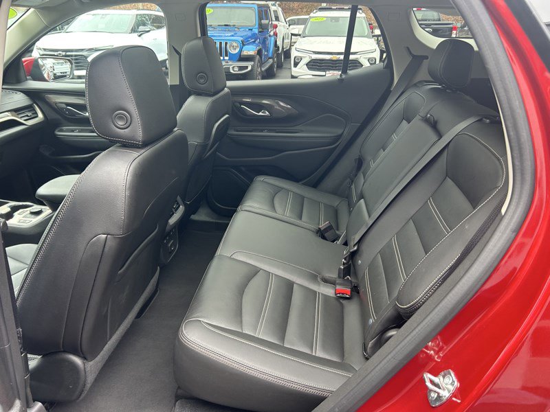 Used 2024 GMC Terrain Denali w/ Denali Premium Package AWD/4WD image 15