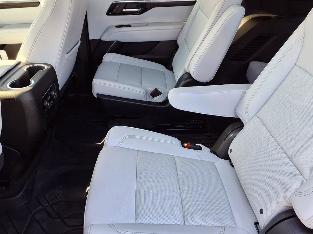 Used 2025 Chevrolet Tahoe Premier image 11