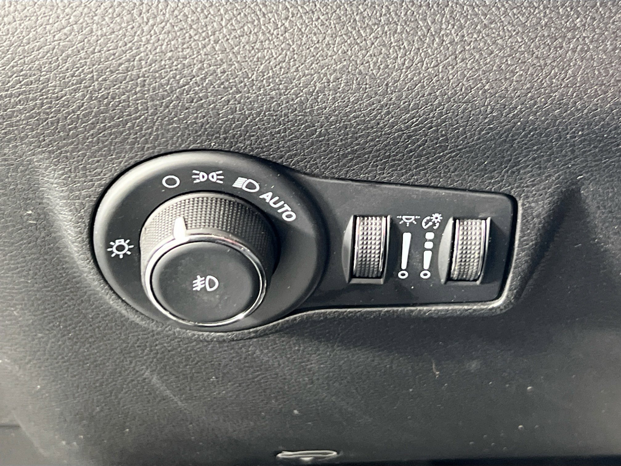 Used 2022 Jeep Compass Trailhawk AWD/4WD image 10