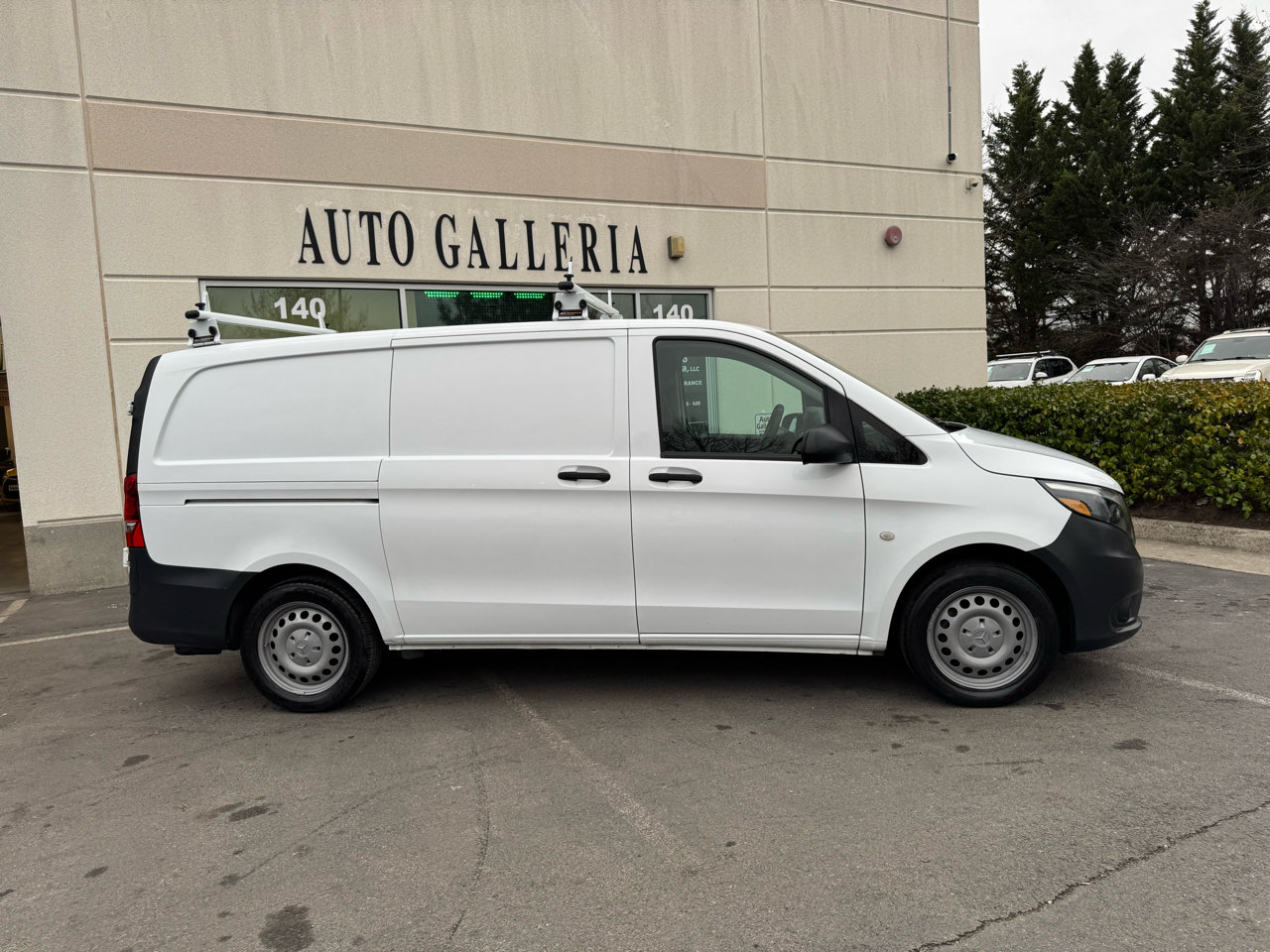 Used 2016 Mercedes-Benz Metris image 2