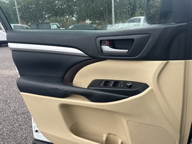 Used 2018 Toyota Highlander XLE image 7