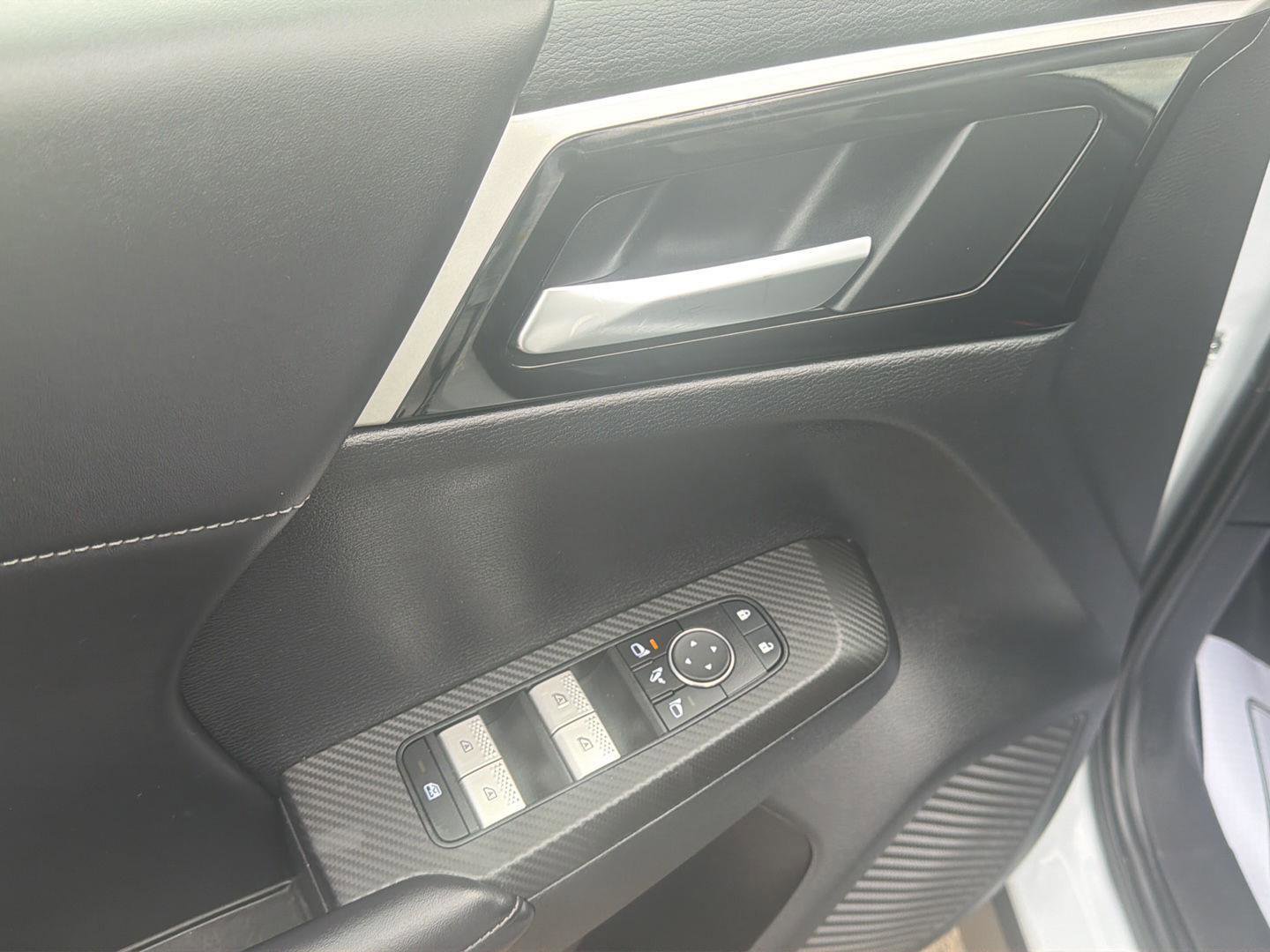 Used 2024 Mitsubishi Outlander SE FWD image 13