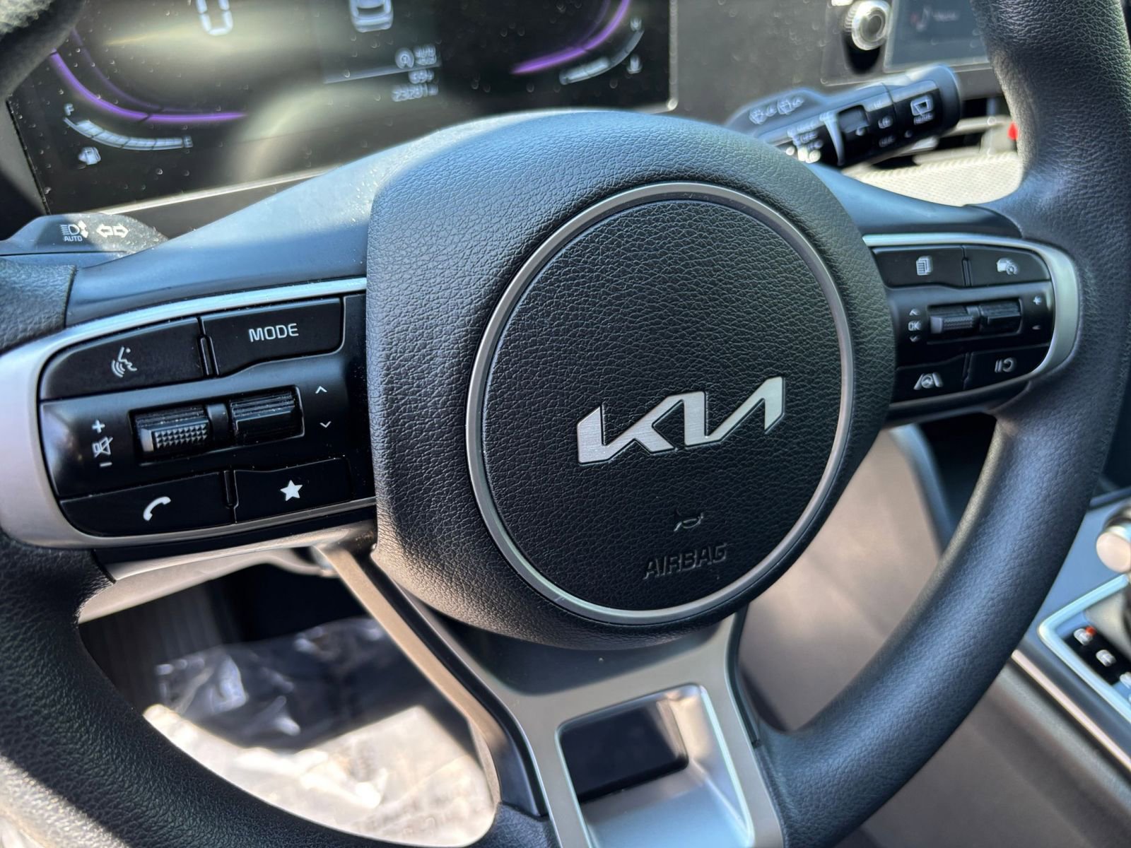 Used 2025 Kia Sportage LX FWD image 25
