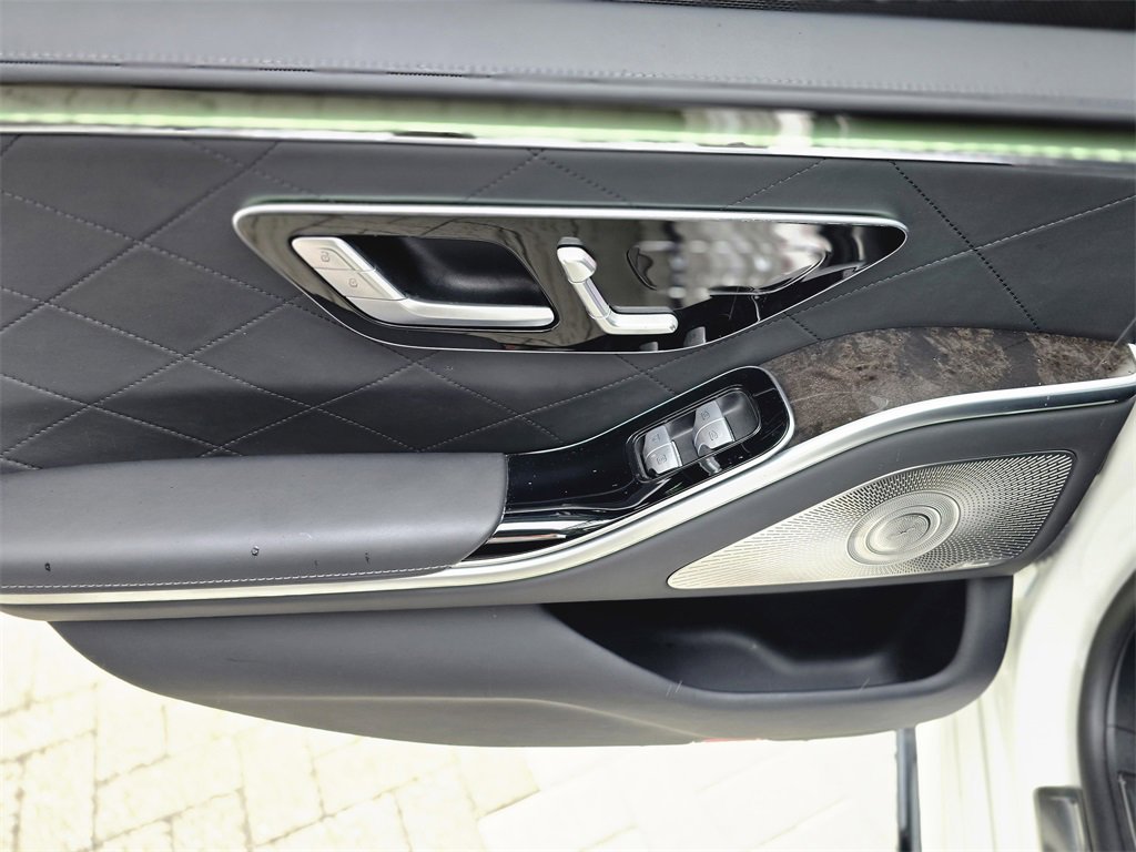 Used 2021 Mercedes-Benz S 580 4MATIC Sedan w/ AMG Line image 16