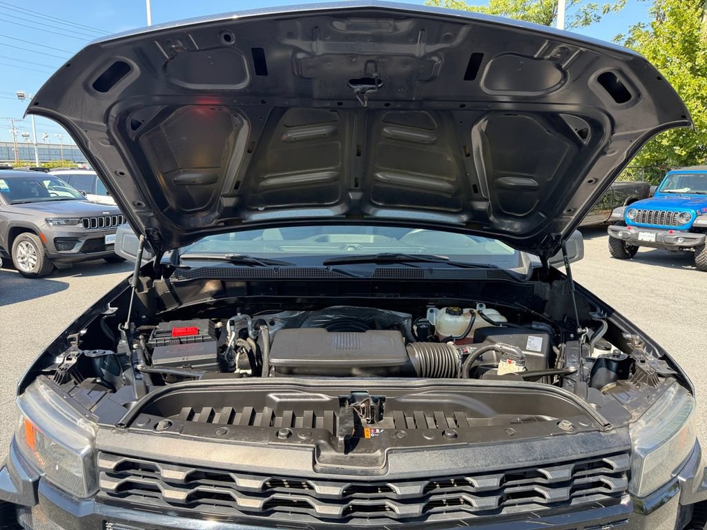 Used 2021 Chevrolet Silverado 1500 Custom Trail Boss w/ LPO, Dark Essentials Package AWD/4WD image 17