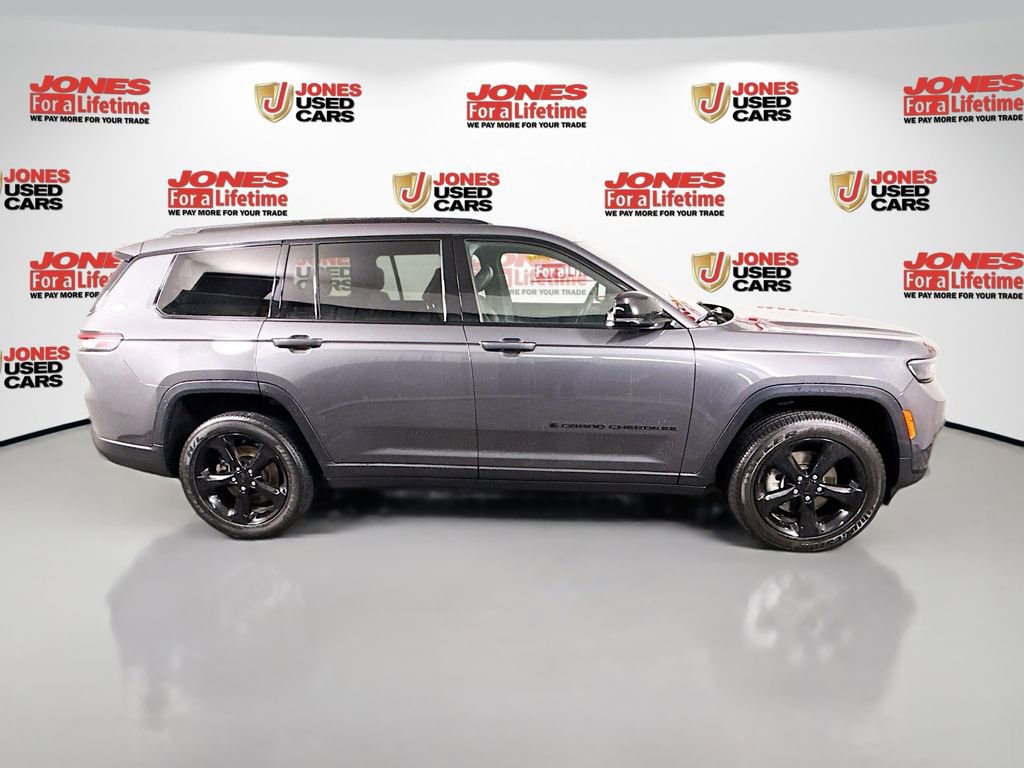 Used 2023 Jeep Grand Cherokee L Laredo AWD/4WD image 19