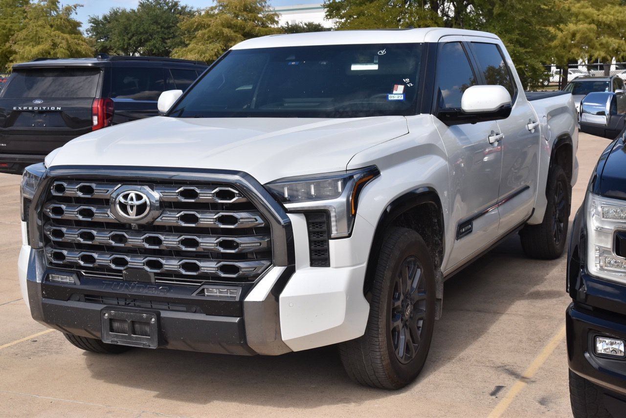 Used 2025 Toyota Tundra Platinum AWD/4WD image 2