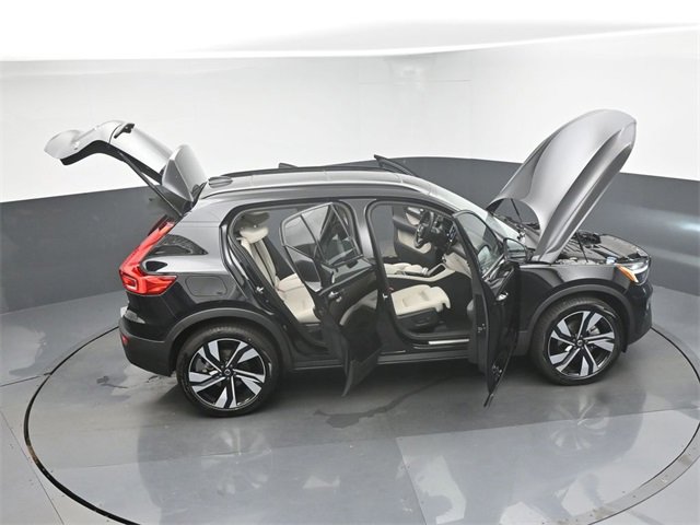 Used 2024 Volvo XC40 B5 Plus w/ Climate Package image 50
