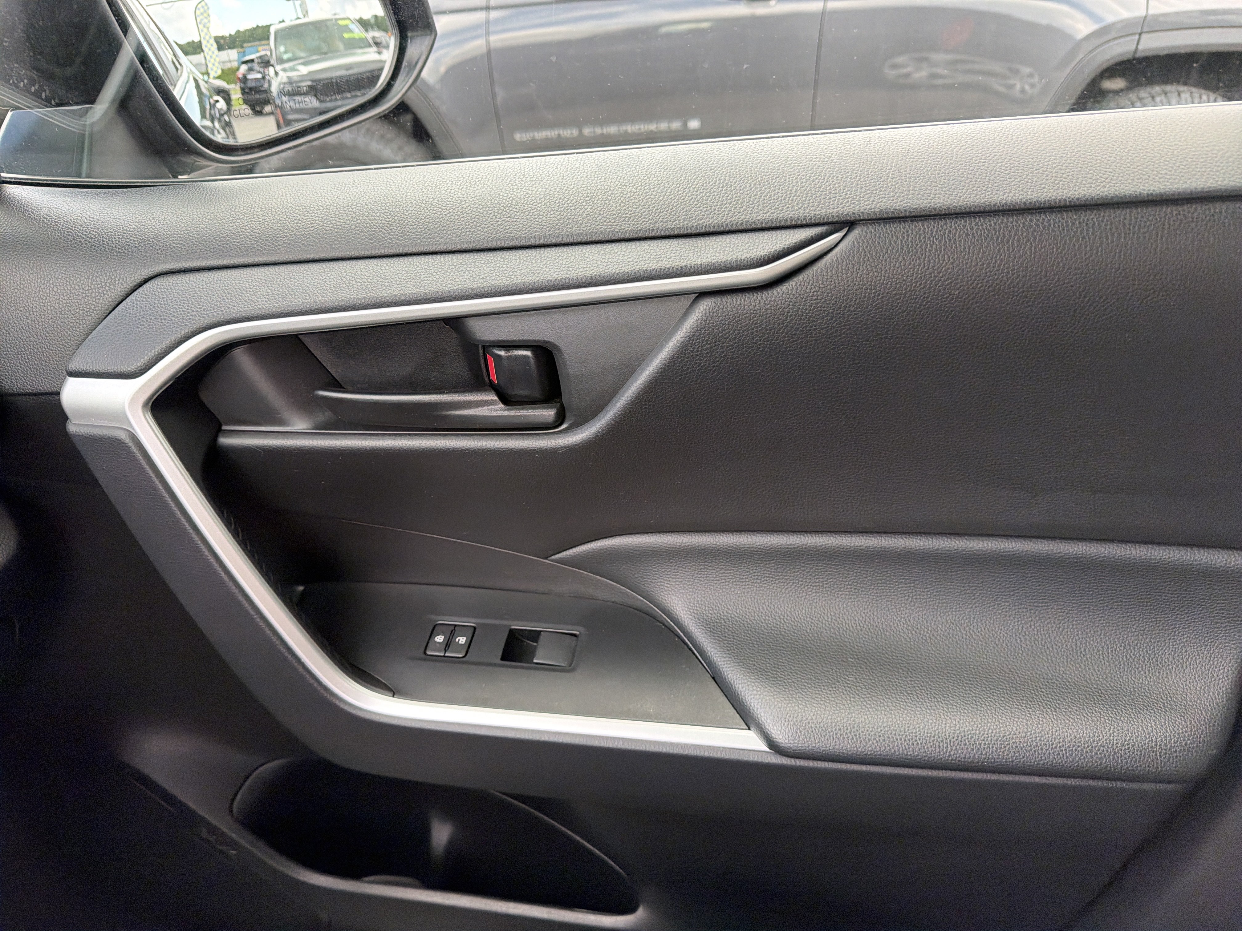 Used 2025 Toyota RAV4 LE FWD image 24