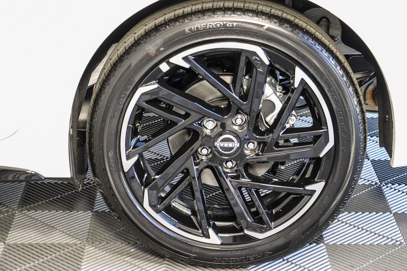New 2026 Nissan Sentra SR w/ SR Premium Package FWD image 12