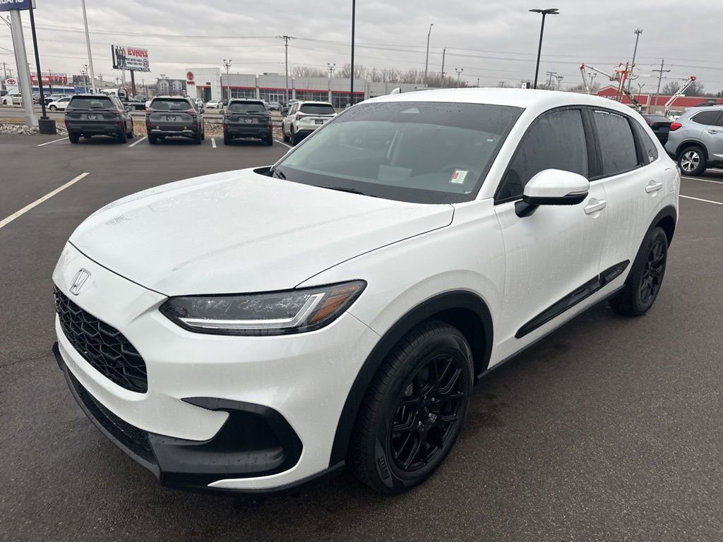 Used 2023 Honda HR-V LX image 3