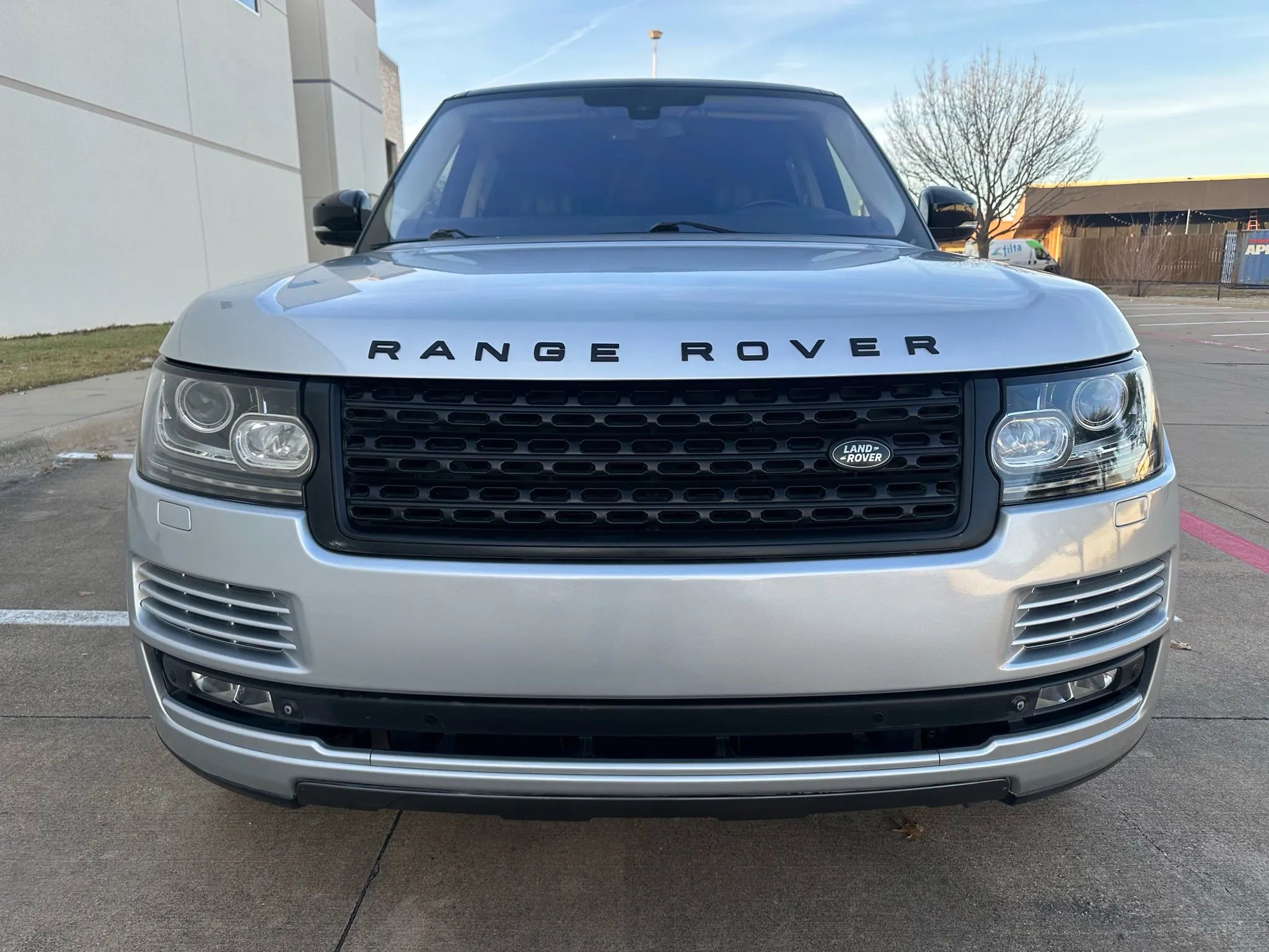 Used 2014 Land Rover Range Rover Long Wheelbase Autobiography image 3