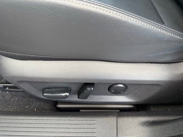Used 2025 Nissan Rogue SL w/ Tech Package image 29