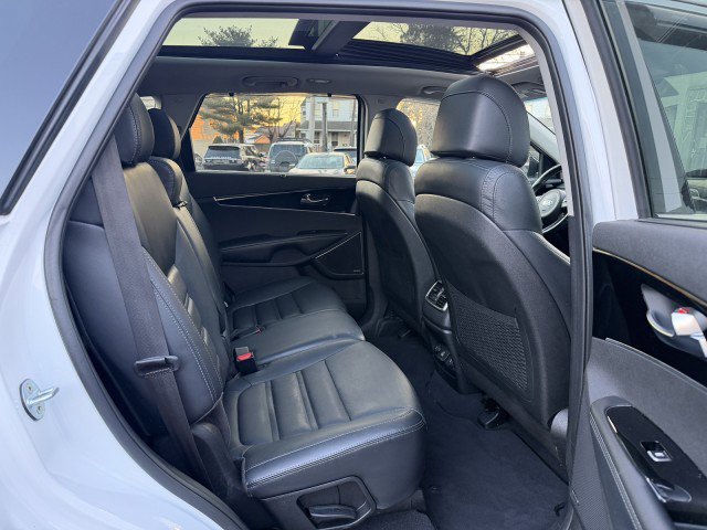 Used 2017 Kia Sorento SX image 16
