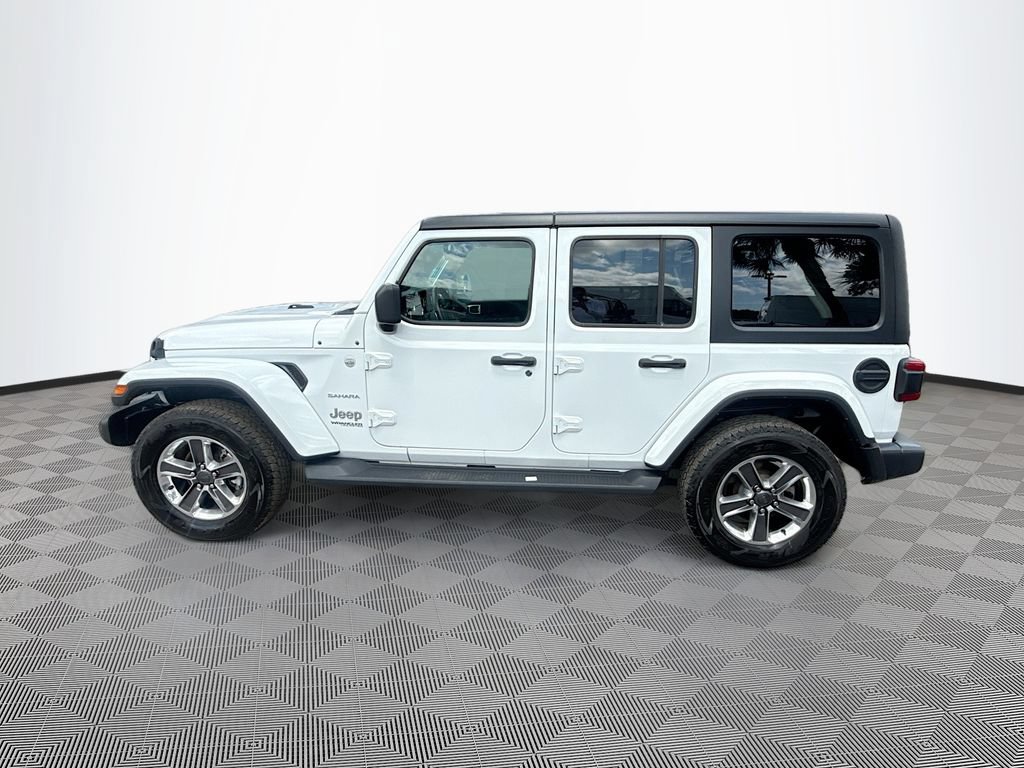Used 2022 Jeep Wrangler Unlimited Sahara w/ LED Lighting Group AWD/4WD image 9