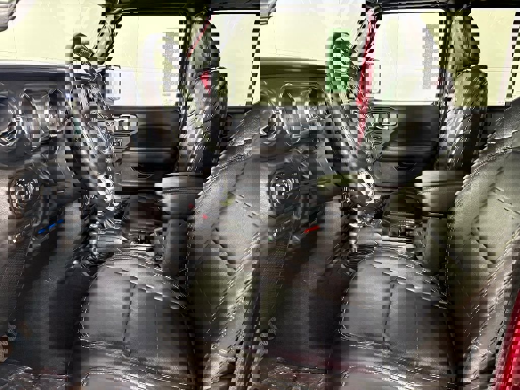 Used 2022 Jeep Wrangler Unlimited Sahara image 19