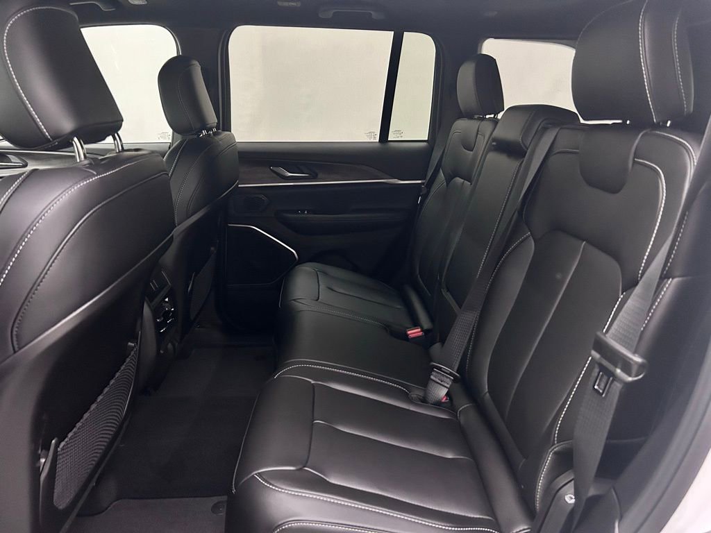 New 2026 Jeep Grand Cherokee Limited w/ Limited Altitude Package image 14