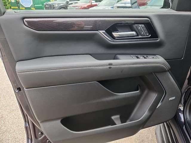 New 2026 GMC Yukon Elevation w/ Elevation Premium Package AWD/4WD image 8