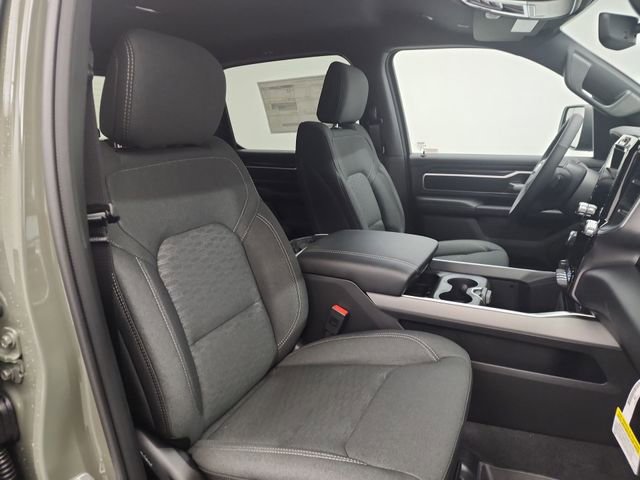 New 2026 RAM 1500 4x4 Crew Cab image 25