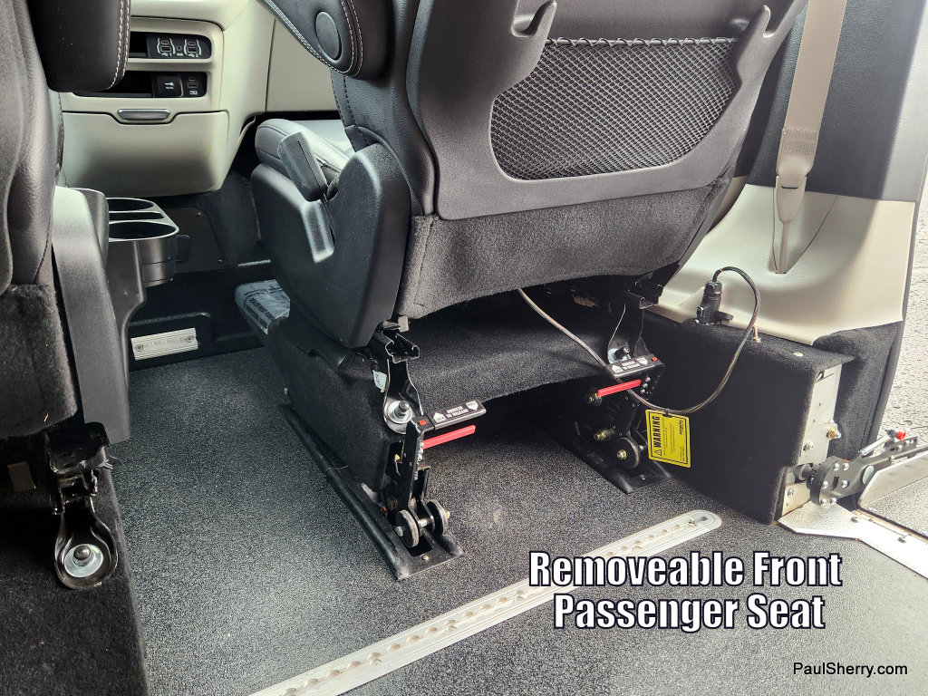 Used 2022 Chrysler Pacifica Touring-L FWD image 5