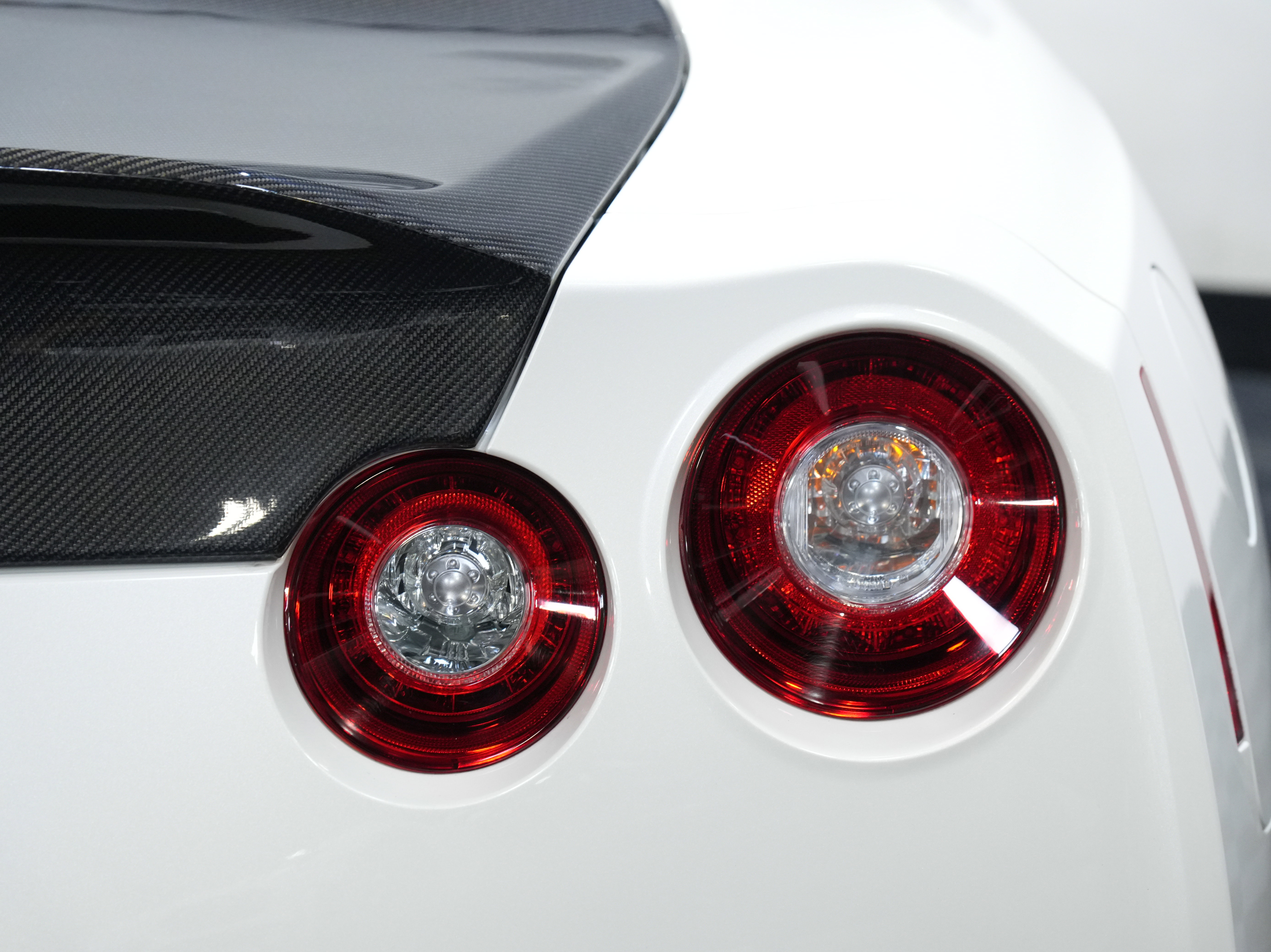 Used 2021 Nissan GT-R Premium image 16