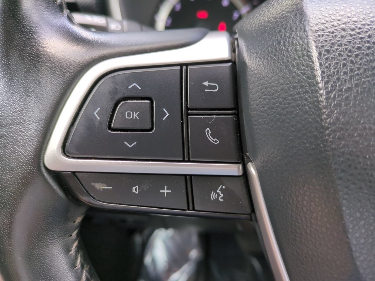 Used 2023 Toyota Highlander XSE AWD/4WD image 25