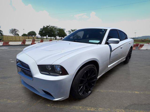Used 2014 Dodge Charger SE RWD image 5