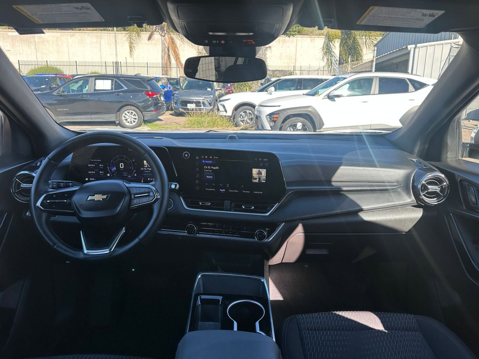 Used 2025 Chevrolet Equinox LT image 32