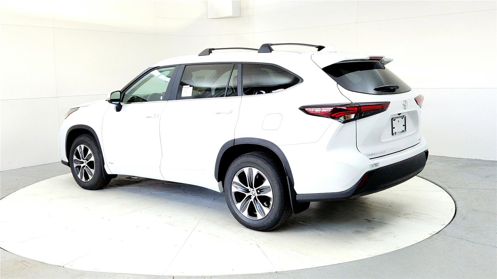 New 2026 Toyota Highlander XLE image 4