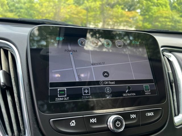 Used 2017 Chevrolet Malibu LT w/ Leather Package FWD image 40