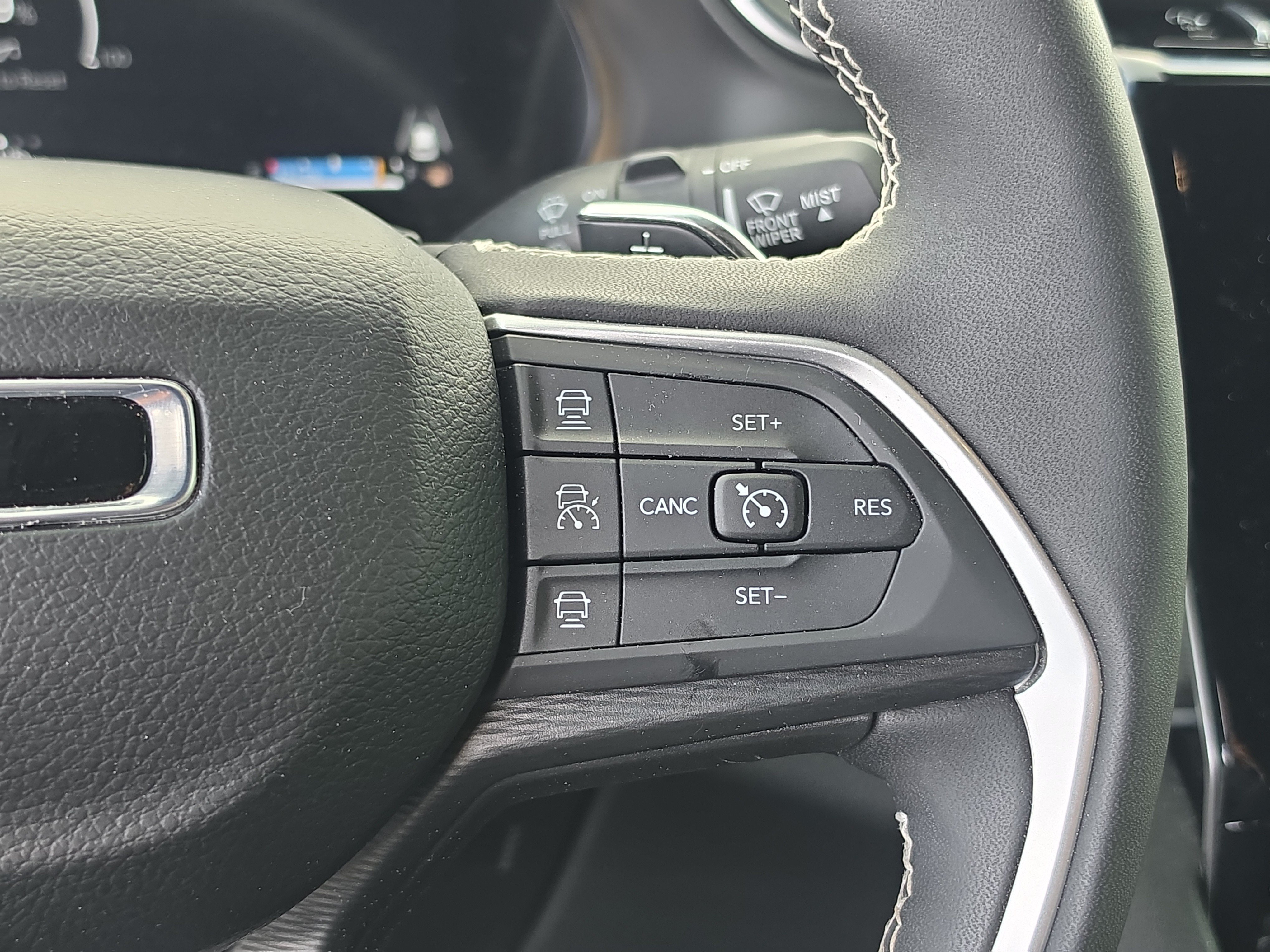 Used 2024 Jeep Grand Cherokee Altitude AWD/4WD image 22